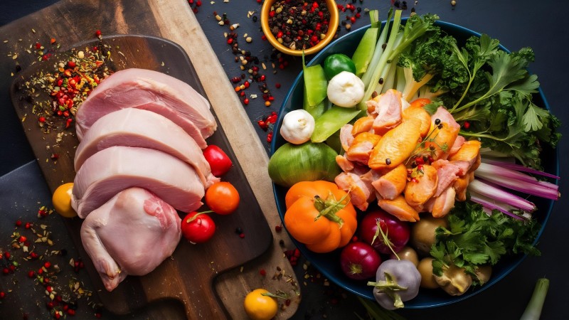 Co jeść i jak jeść wybierając dietę na redukcji? Praktyczny przewodnik po zakupach i przepisach