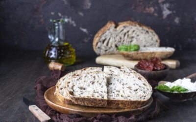 Pułapki „fit” z TikToka – dlaczego „chleb” z serka wiejskiego może zrujnować Twoją redukcję?