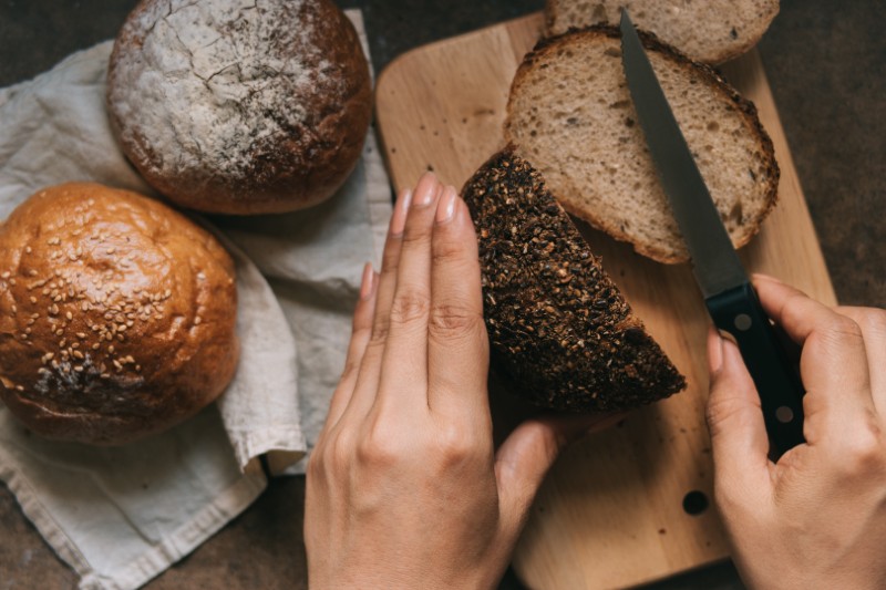 Alergia na gluten – fakty i mity. Jak rozpoznać objawy skórne i gastryczne?